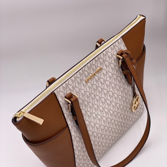 Michael Kors Charlotte Tote Vanilla - Picture 4 of 9